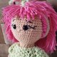 lalka z różowymi włosami
