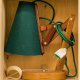 ZORYA - Unikalna, regulowana, drewniana lampka biurkowa | Butelkowa zieleń