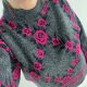 różany sweterek