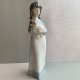 ❤ Macierzyństwo ❤ LLADRO NAO DAISA 1990r. ❤ Jakościowa figurka porcelanowa ❤ Dziewczynka z pieskiem