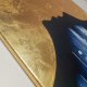 INVINCIBLE I 60x90 Kobieta Duży obraz abstrakcyjny ze złotem do salonu