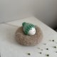Czapeczka z pomponem na jajka wielkanocne - 1 szt.