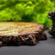 Mini podkładka pod kubek z drewna gruszy – motyw sztormu i fal - pirografia, handmade, na prezent