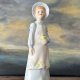 Urocza porcelanowa figurka ręcznie malowana