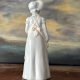 Urocza porcelanowa figurka ręcznie malowana