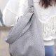Torba hobo z plecionki tapicerskiej Jasnoszara