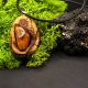 Wisiorek "Bursztyn 3" –żywioł ognia i bursztynowego światła,octowiec, pirografia, prezent; Amber and Wood Pendant, biżuteria na Dzień Matki