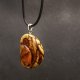 Wisiorek "Bursztyn 3" –żywioł ognia i bursztynowego światła,octowiec, pirografia, prezent; Amber and Wood Pendant, biżuteria na Dzień Matki