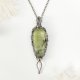 Naszyjnik Prehnit 'Kemen' stal chirurgiczna wisiorek handmade wirewrapping