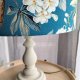Lampa drewniana, stołowa, duża z abażurem z tkaniny, wys 52cm
