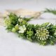 Łąka po deszczu – romantyczny wianek handmade z zielenią i białymi kwiatami, boho styl