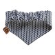 Bandana dla psa na gumce rozmiar XS (24-30) Czarno-biały zygzak