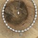 Choker z naturalnych pereł słodkowodnych z krzyżykiem