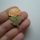PIN PRZYPINKA BROSZKA KWIAT AKSAMITKA