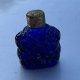 Dawnej daty fakturowa grubo szklana kobaltowa perfumetka