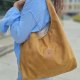 Torba Hobo z nubuku Miodowa