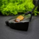 Wisiorek "Tygrysie oko w drewnie owocowym" –amulet zamknięty w kawałku drewna, pirografia, prezent, Wood Pendant, biżuteria, handmade