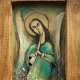 Drewniana kapliczka - Anioł grający na piszczałce