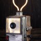 Industrialna lampa handmade z drewna i metalu – unikatowy design loftowy