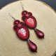Bordowe kolczyki sutasz z kryształkami