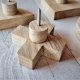 Zestaw czterech wieszaków z litego drewna, kształty geometryczne, do pokoju gracza, nastolatka, młodzieżowego boho rustykalne dodatki do wnętrz