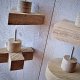 Zestaw czterech wieszaków z litego drewna, kształty geometryczne, do pokoju gracza, nastolatka, młodzieżowego boho rustykalne dodatki do wnętrz