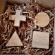 Zestaw czterech wieszaków z litego drewna, kształty geometryczne, do pokoju gracza, nastolatka, młodzieżowego boho rustykalne dodatki do wnętrz