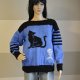 Sweter handmade z kotem niebiesko-czarny, unikat robiony ręcznie