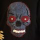 Czarny sweter handmade z naszytą aplikacją czaszki - unikatowy upcycling