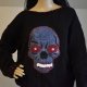 Czarny sweter handmade z naszytą aplikacją czaszki - unikatowy upcycling