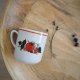 Kubek porcelanowy w truskawki, Lubiana, PRL