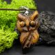 Drewniany wisiorek ręcznie rzeźbiony "Sowa i tygrysie oko" - pirografia, biżuteria z drewna, Unique Wooden Jewelry