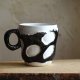 OTULANiE_kubek ceramiczny_czerń i biel
