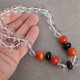 Naszyjnik z kwarcu, korala i onyksu 48 cm – ręcznie wiązany, supełkowany