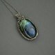Wisiorek z labradorytem, wire wrapping, stal chirurgiczna, labradoryt wisior