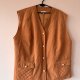 Beżowa długa kamizelka z pikowaniem i kieszeniami, lekka zapinana na guziki, klasyczny krój 6XL / 52 / 24·Bardzo dobry·Top Vintage