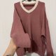 Różowy sweter oversize z dekoltem V i białą lamówką – miękki, luźny, wygodny 8XL 54