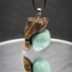 Wisiorek z amazonitem "Lipa i amazonit" –  ręcznie rzeźbiony, biżuteria z drewna, z duszą natury; pirografia, Wood Pendant