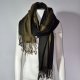Duży, efektowny  szal ombre z frędzlami w odcieniach zieleni i czerni, elegancki i ponadczasowy Hp217