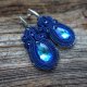 Granatowe kolczyki sutasz