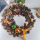 Wianek z szyszek na Boże Narodzenie