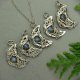 Wisiorek księżyc z niebieskim labradorytem, półksiężyc, wire wrapping, stal chirurgiczna, unikatowy, lunula, labradoryt