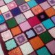 Kolorowa narzuta z kwadratów