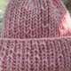 Krótka CZAPKA beanie handmade z pomponem - JASNORÓŻOWA, wykonana na DRUTACH