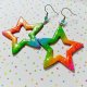 Kolorowe kolczyki gwiazdy