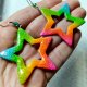Kolorowe kolczyki gwiazdy