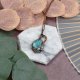 Miedziany wisiorek wire wrapping z turkusem #536