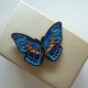EMALIOWANA PIN PRZYPINKA BROSZKA MOTYL
