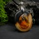 Naszyjnik "Magia Bursztynu" – żywioł ognia i bursztynowego światła, octowiec, pirografia, Amber and Wood Pendant, biżuteria z drewna