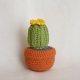 Mała dekoracja handmade – szydełkowy kaktus w doniczce